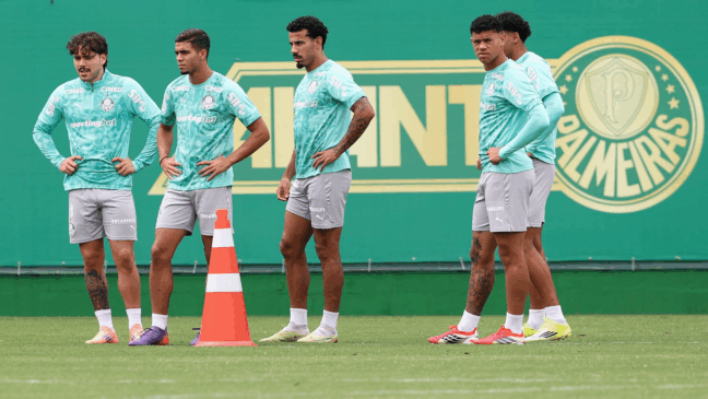 Os jogadores Mauricio, Arthur, Lucas Evangelista, Luis Pacheco e Luighi (E/D), da SE Palmeiras, durante treinamento, na Academia de Futebol. (Foto: Cesar Greco/Palmeiras/by Canon)
