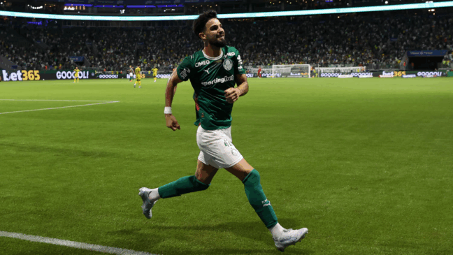 O jogador Flaco López, da SE Palmeiras, comemora seu gol contra a equipe do Mirassol FC, durante partida válida pela sexta rodada, do Campeonato Brasileiro, Série A, na arena Allianz Parque. (Foto: Cesar Greco/Palmeiras/by Canon)
