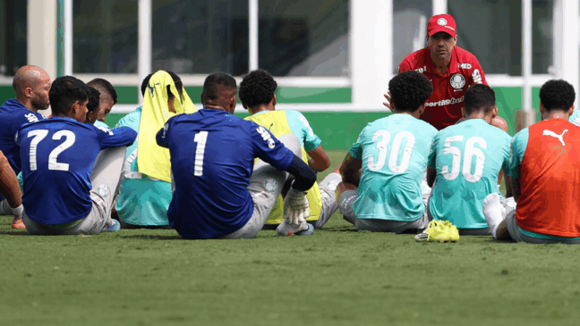 O técnico Abel Ferreira, da SE Palmeiras, durante treinamento, na Academia de Futebol. (Foto: Cesar Greco/Palmeiras/by Canon)
