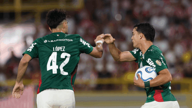 O jogador Ramón Sosa, da SE Palmeiras, comemora seu gol contra a equipe do Junior FC, durante partida válida pela fase de grupos, da Conmebol Libertadores, no Estádio Jaime Morón León. (Foto: Cesar Greco/Palmeiras/by Canon)
