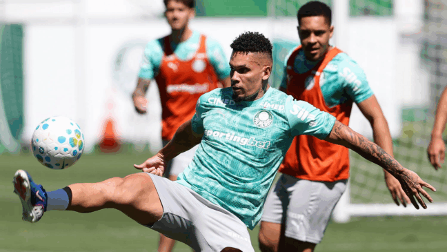 O jogador Paulinho, da SE Palmeiras, durante treinamento, na Academia de Futebol. (Foto: Cesar Greco/Palmeiras/by Canon)
