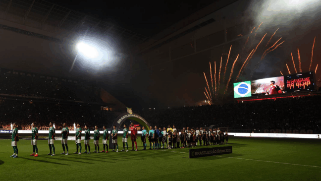 Palmeiras em ação diante do Corinthians (Foto: Cesar Greco) 