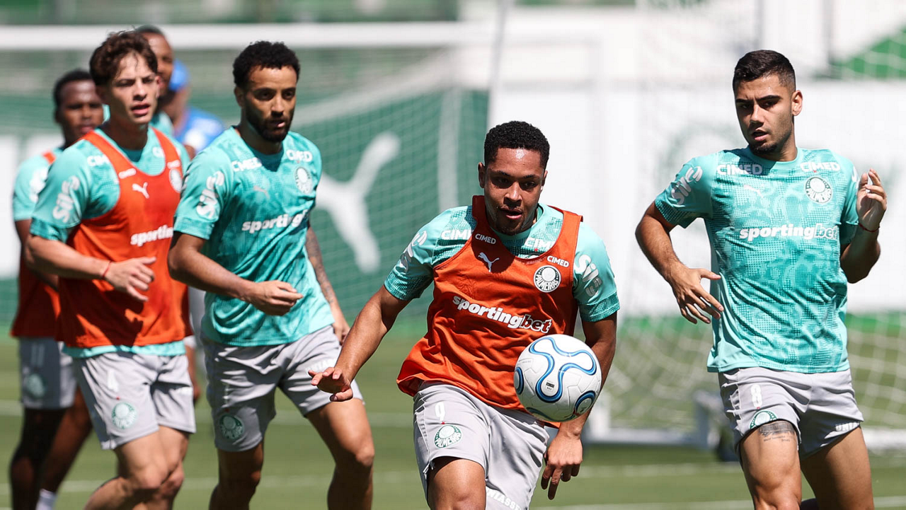 O jogador Vitor Roque, da SE Palmeiras, durante treinamento, na Academia de Futebol. (Foto: Cesar Greco/Palmeiras/by Canon)
O jogador Vitor Roque, da SE Palmeiras, durante treinamento, na Academia de Futebol. (Foto: Cesar Greco/Palmeiras/by Canon)