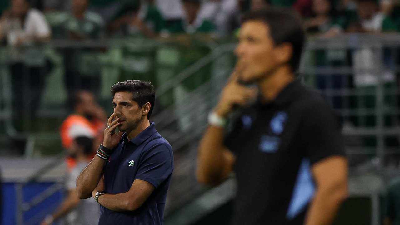 O técnico Abel Ferreira, da SE Palmeiras, em jogo contra a equipe do C Sporting Cristal, durante partida válida pela fase de grupos, da Conmebol Libertadores, na arena Allianz Parque. (Foto: Cesar Greco/Palmeiras/by Canon)
O técnico Abel Ferreira, da SE Palmeiras, em jogo contra a equipe do C Sporting Cristal, durante partida válida pela fase de grupos, da Conmebol Libertadores, na arena Allianz Parque. (Foto: Cesar Greco/Palmeiras/by Canon)