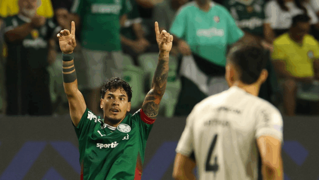 O jogador Gustavo Gómez, da SE Palmeiras, comemoras seu gol contra a equipe do C Athletico Paranaense, durante partida válida pela décima segunda rodada, do Campeonato Brasileiro, Série A, na arena Allianz Parque. (Foto: Cesar Greco/Palmeiras/by Canon)
