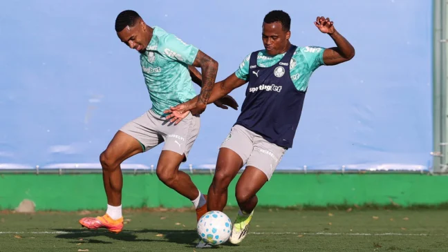 Escalação do Palmeiras: Vitor Roque faz trabalhos no gramado e Abel tem dúvidas para partida contra Grêmio