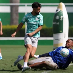 Equipe do Palmeiras durante treinamento na Academia de Futebol, em S&atilde;o Paulo (Foto: Cesar Greco)