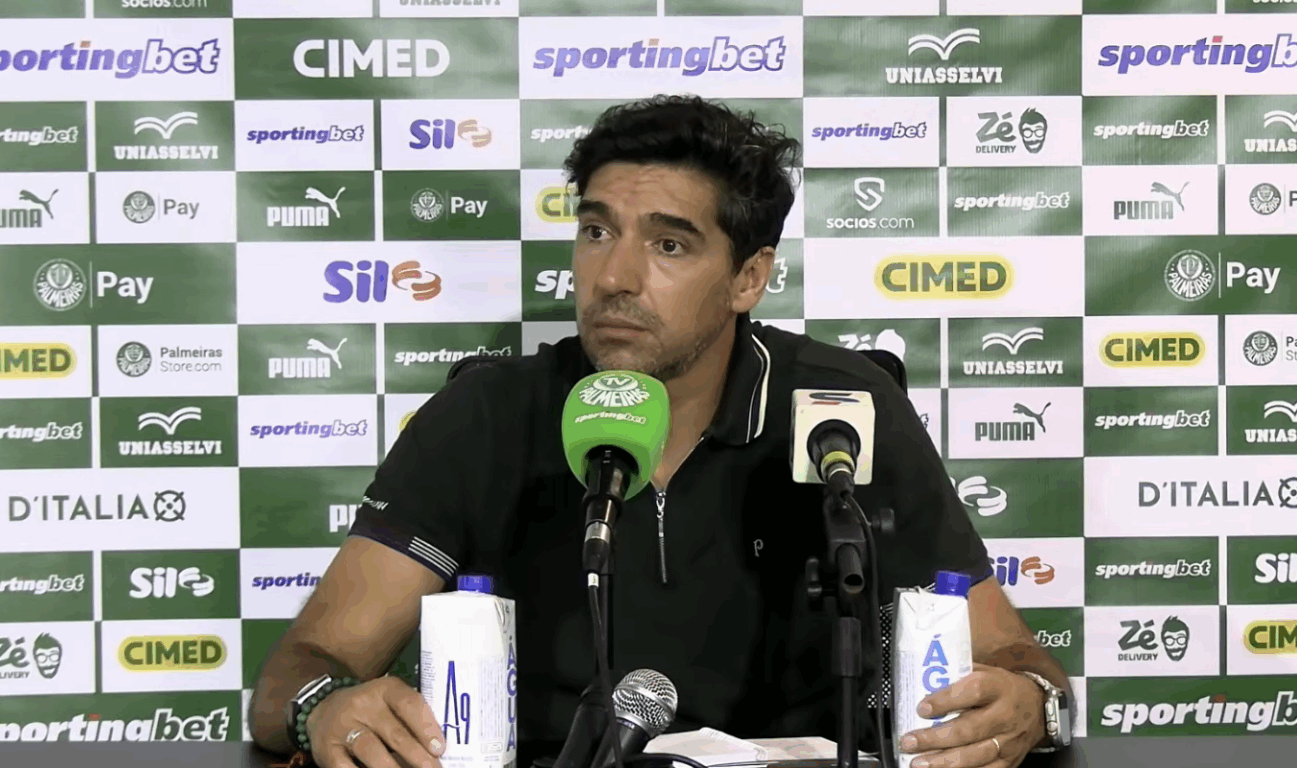 Abel Ferreira durante coletiva na Arena Fonte Nova (Foto: Reprodução / TV Palmeiras) Abel Ferreira durante coletiva na Arena Fonte Nova (Foto: Reprodução / TV Palmeiras)