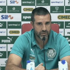Jo&atilde;o Martins durante coletiva de imprensa (Foto: Reprodu&ccedil;&atilde;o / TV Palmeiras) 