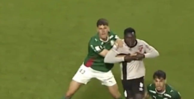 CBF divulga áudio de pênalti anulado em Palmeiras e Athletico-PR: ‘Segura braço do defensor’