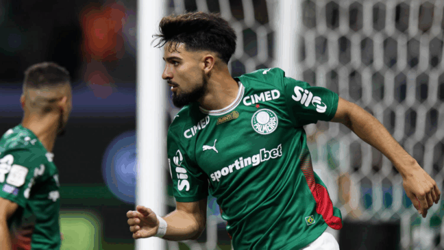 O jogador Flaco López, da SE Palmeiras, comemora seu gol contra a equipe do Santos FC, durante partida válida pela décima quarta rodada, do Campeonato Brasileiro, Série A, na arena Allianz Parque. (Foto: Cesar Greco/Palmeiras/by Canon)

