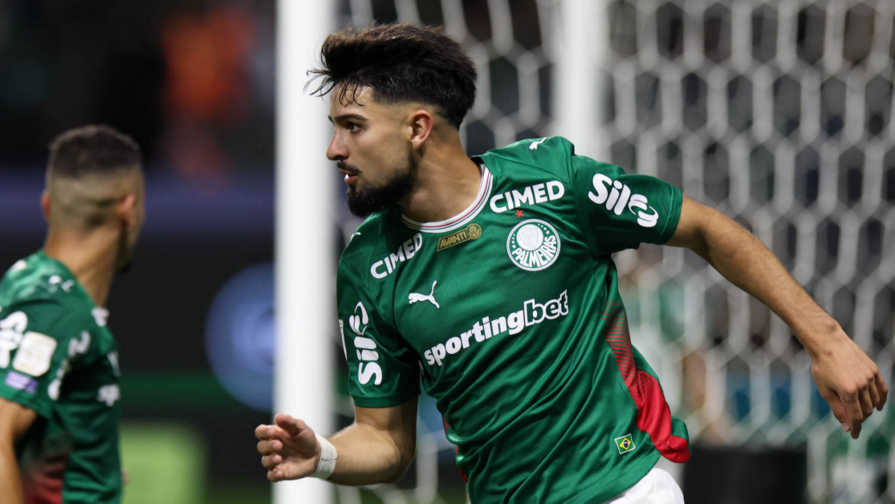 O jogador Flaco López, da SE Palmeiras, comemora seu gol contra a equipe do Santos FC, durante partida válida pela décima quarta rodada, do Campeonato Brasileiro, Série A, na arena Allianz Parque. (Foto: Cesar Greco/Palmeiras/by Canon)
O jogador Flaco López, da SE Palmeiras, comemora seu gol contra a equipe do Santos FC, durante partida válida pela décima quarta rodada, do Campeonato Brasileiro, Série A, na arena Allianz Parque. (Foto: Cesar Greco/Palmeiras/by Canon)