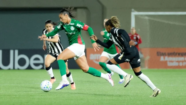 Bia Zaneratto foi a capitã do Verdão na partida contra o Atlético-MG (Foto: Paloma Cassiano/Palmeiras/by Canon)
