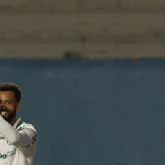 O jogador Felipe Anderson, da SE Palmeiras, comemora seu gol contra a equipe do EC Jacuipense, durante partida v&aacute;lida pela quinta rodada, da Copa do Brasil, no Est&aacute;dio do Caf&eacute;. (Foto: Cesar Greco/Palmeiras/by Canon)
