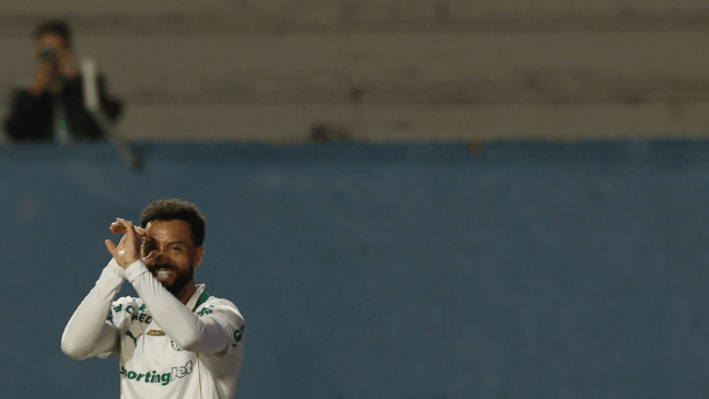 O jogador Felipe Anderson, da SE Palmeiras, comemora seu gol contra a equipe do EC Jacuipense, durante partida válida pela quinta rodada, da Copa do Brasil, no Estádio do Café. (Foto: Cesar Greco/Palmeiras/by Canon)
