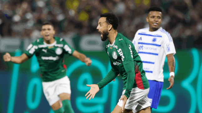 O jogador Felipe Anderson, da SE Palmeiras, comemora seu gol contra a equipe do EC Cruzeiro, durante partida válida pela décima sexta rodada, do Campeonato Brasileiro, Série A, na Arena Barueri. (Foto: Cesar Greco/Palmeiras/by Canon)
