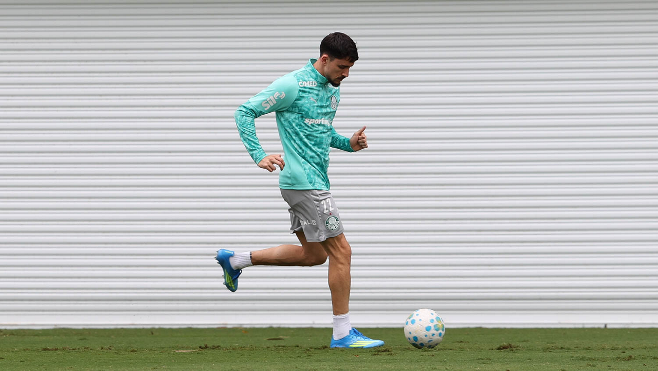 O jogador Joaquín Piquerez, da SE Palmeiras, durante treinamento, na Academia de Futebol. (Foto: Cesar Greco/Palmeiras/by Canon)
O jogador Joaquín Piquerez, da SE Palmeiras, durante treinamento, na Academia de Futebol. (Foto: Cesar Greco/Palmeiras/by Canon)
