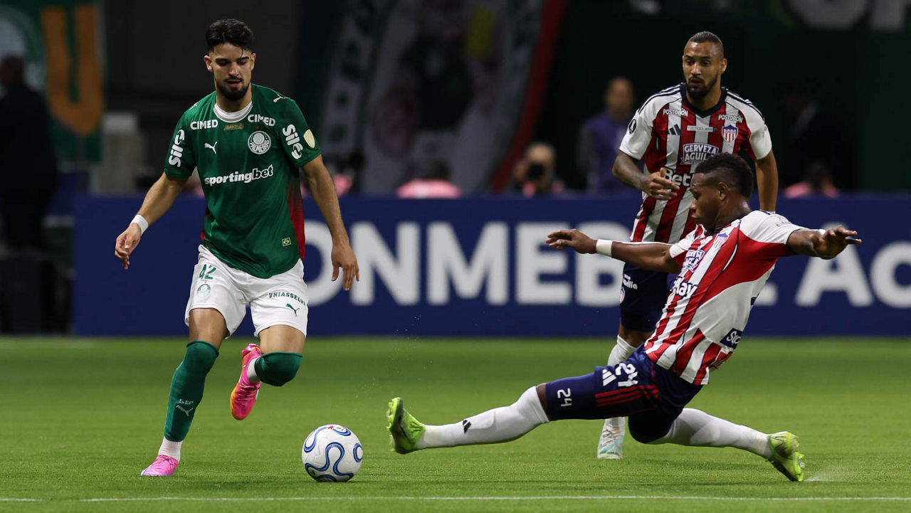 Flaco López em ação pelo Palmeiras (Foto: Cesar Greco) Flaco López em ação pelo Palmeiras (Foto: Cesar Greco)