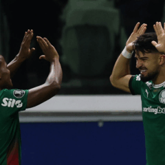 O jogador Jhon Arias, da SE Palmeiras, comemora seu gol contra a equipe do Junior FC, durante partida v&aacute;lida pela fase de grupos, da Conmebol Libertadores, na arena Allianz Parque. (Foto: Cesar Greco/Palmeiras/by Canon)
