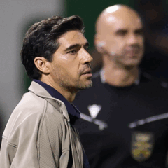 O t&eacute;cnico Abel Ferreira, da SE Palmeiras, em jogo contra a equipe do EC Cruzeiro, durante partida v&aacute;lida pela d&eacute;cima sexta rodada, do Campeonato Brasileiro, S&eacute;rie A, na Arena Barueri. (Foto: Cesar Greco/Palmeiras/by Canon)
