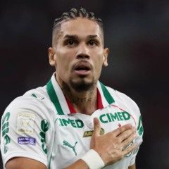 Palmeiras valoriza uniforme ap&oacute;s sa&iacute;da da Crefisa e amplia receita com novos patrocinadores; veja compara&ccedil;&atilde;o