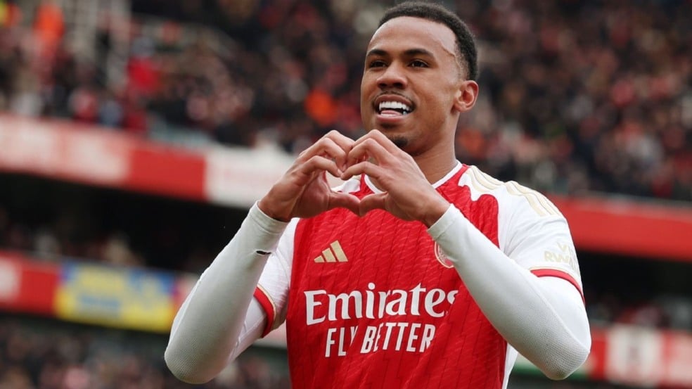 Gabriel Magalhães comemora após marcar para o Arsenal sobre o Crystal Palace (Foto: EPA) Gabriel Magalhães comemora após marcar para o Arsenal sobre o Crystal Palace (Foto: EPA)