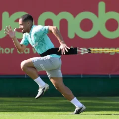 O atacante Vitor Roque se recupera de uma cirurgia no tornozelo esquerdo (Foto: Cesar Greco/Palmeiras/by Canon)
