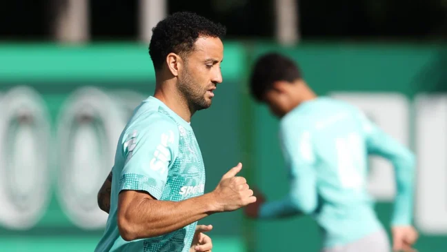 O jogador Felipe Anderson, da SE Palmeiras, durante treinamento, na Academia de Futebol. (Foto: Cesar Greco/Palmeiras/by Canon)
