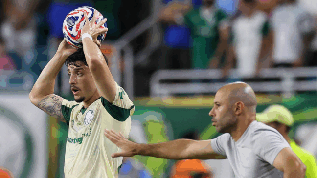 O jogador Joaquín Piquerez, da SE Palmeiras, em jogo contra a equipe do Inter Miami CF, durante partida válida pela fase de grupos, da Copa do Mundo de Clubes da FIFA, no Hard Rock Stadium. (Foto: Cesar Greco/Palmeiras/by Canon)

