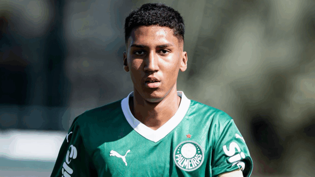 Com 16 anos, defensor se destaca em competição Sub-18 e acumula conquistas no Palmeiras