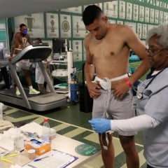 O goleiro Kaique, da SE Palmeiras, durante treinamento, na Academia de Futebol. (Foto: Cesar Greco/Palmeiras/by Canon)
