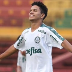 Venda de atacante para time portugu&ecirc;s rende quantia milion&aacute;ria ao Palmeiras