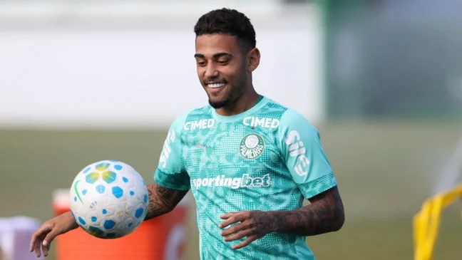 O atacante Riquelme durante treinamento na tarde desta sexta-feira (Foto: Cesar Greco/Palmeiras/by Canon)
