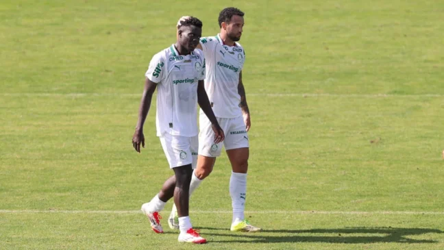Miguel (à esquerda) marcou dois gols no jogo-treino desta quarta-feira (Foto: Cesar Greco/Palmeiras/by Canon)
