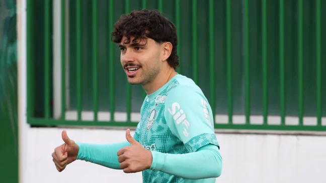 O jogador Mauricio, da SE Palmeiras, durante treinamento, na Academia de Futebol. (Foto: Cesar Greco/Palmeiras/by Canon)
