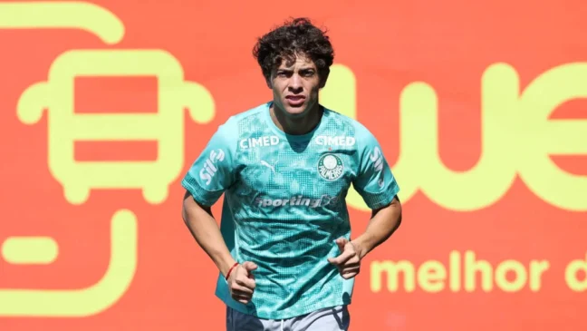 O lateral-direito Giay durante atividade na Academia de Futebol (Foto: Cesar Greco/Palmeiras/by Canon)
