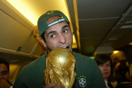 GOLEIRO MARCOS  DURANTE VIAGEM  DE VOLTA DE NARUTA NO JAPAO PARA O BRASIL INTERIOR DO AVIAO FOTO ROBSON FERNANDJES AE