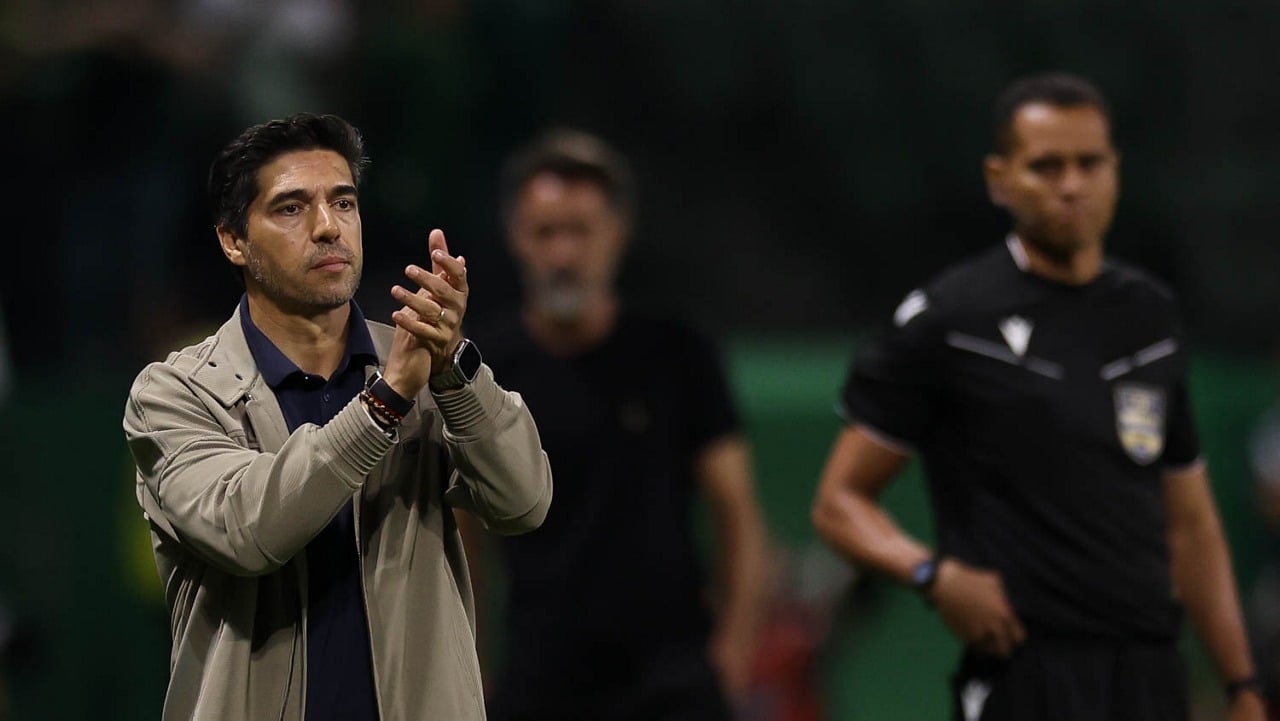 da SE Palmeiras, disputa bola com o jogador do C Atlético Mineiro, durante partida válida pela vigésima rodada, do Campeonato Brasileiro, Série A, na arena Nubank Parque. (Foto: Cesar Greco/Palmeiras/by Canon)
da SE Palmeiras, disputa bola com o jogador do C Atlético Mineiro, durante partida válida pela vigésima rodada, do Campeonato Brasileiro, Série A, na arena Nubank Parque. (Foto: Cesar Greco/Palmeiras/by Canon)