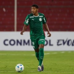 Conhe&ccedil;a volante do Palmeiras convocado &agrave; Sele&ccedil;&atilde;o Brasileira pela primeira vez ap&oacute;s mudar de posi&ccedil;&atilde;o