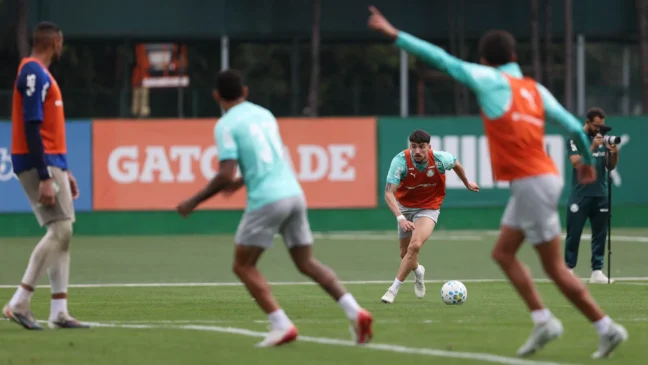 O lateral-esquerdo Joaquín Piquerez durante treinamento na Academia de Futebol (Foto: Cesar Greco/Palmeiras/by Canon)
