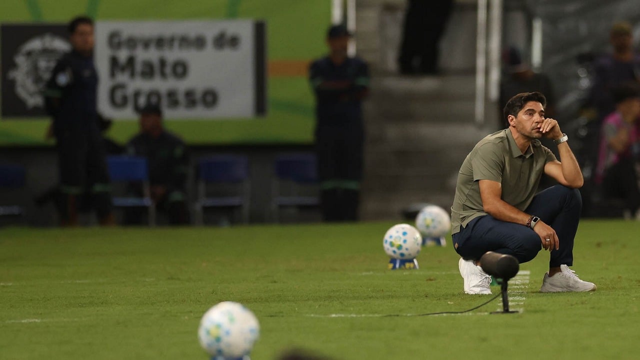 O técnico Abel Ferreira, da SE Palmeiras, em jogo contra a equipe do Fortaleza EC, durante partida válida pelas oitavas de final, volta, da Copa do Brasil, na Arena Pantanal. (Foto: Cesar Greco/Palmeiras/by Canon)
O técnico Abel Ferreira, da SE Palmeiras, em jogo contra a equipe do Fortaleza EC, durante partida válida pelas oitavas de final, volta, da Copa do Brasil, na Arena Pantanal. (Foto: Cesar Greco/Palmeiras/by Canon)