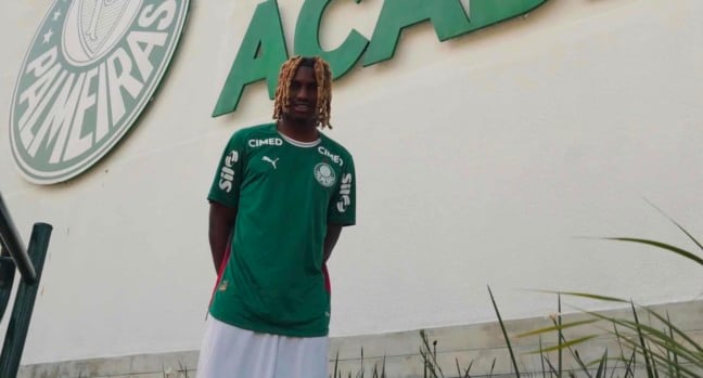 Meia português assina com Palmeiras; veja detalhes do contrato