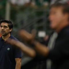 O t&eacute;cnico Abel Ferreira, da SE Palmeiras, em jogo contra a equipe do Santos FC, durante partida v&aacute;lida pelas quartas de final, volta, da Copa do Brasil, na arena Nubank Parque. (Foto: Cesar Greco/Palmeiras/by Canon)
