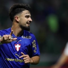 O jogador Flaco L&oacute;pez, da SE Palmeiras, comemora seu gol contra a equipe do Santos FC, durante partida v&aacute;lida pelas quartas de final, volta, da Copa do Brasil, na arena Nubank Parque. (Foto: Cesar Greco/Palmeiras/by Canon)
