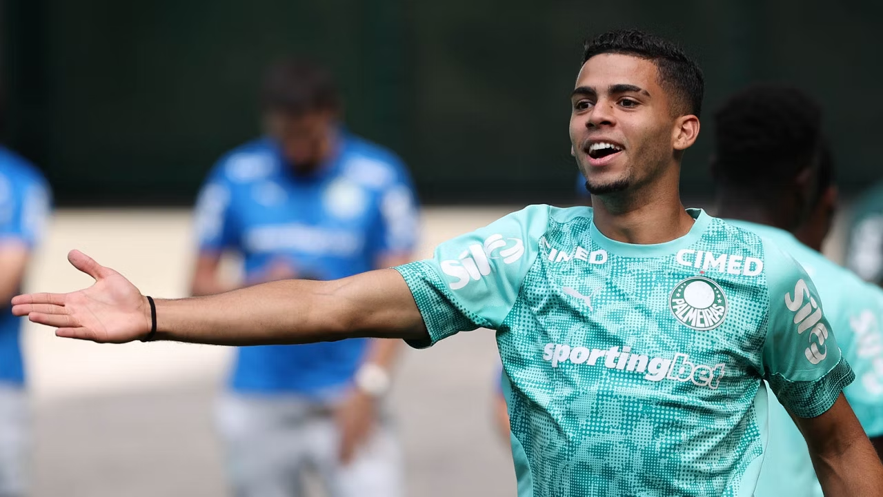 Palmeiras descarta vender Arthur, alvo de europeus, nesta temporada