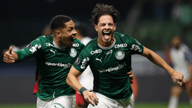 O jogador Agustín Giay, da SE Palmeiras, comemora seu gol contra a equipe da Liga Desportiva Universitaria, durante partida válida pelas quartas de final, ida, da Conmebol Libertadores, na arena Nubank Parque. (Foto: Cesar Greco/Palmeiras/by Canon)
