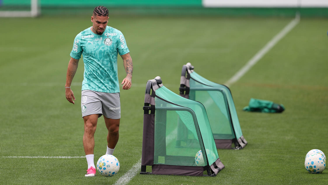 O jogador Paulinho, da SE Palmeiras, durante treinamento, na Academia de Futebol. (Foto: Cesar Greco/Palmeiras/by Canon)
O jogador Paulinho, da SE Palmeiras, durante treinamento, na Academia de Futebol. (Foto: Cesar Greco/Palmeiras/by Canon)