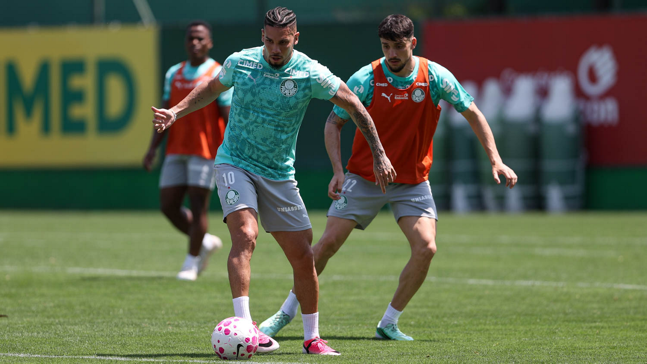 O jogador Paulinho, da SE Palmeiras, durante treinamento, na Academia de Futebol. (Foto: Cesar Greco/Palmeiras/by Canon)
O jogador Paulinho, da SE Palmeiras, durante treinamento, na Academia de Futebol. (Foto: Cesar Greco/Palmeiras/by Canon)