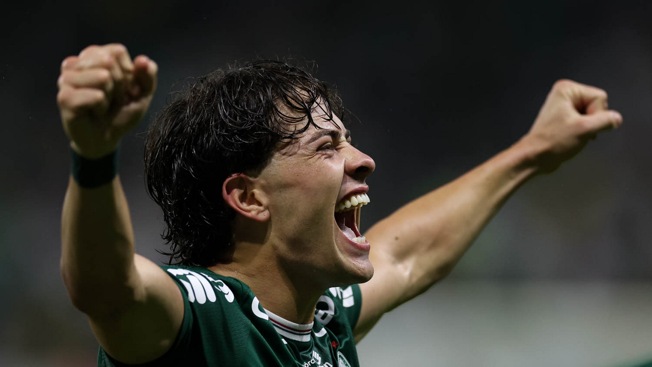O jogador Agustín Giay, da SE Palmeiras, comemora seu gol contra a equipe do SC Corinthians P, durante partida válida pela trigésima rodada, do Campeonato Brasileiro, Série A, na arena Nubank Parque. (Foto: Cesar Greco/Palmeiras/by Canon)
O jogador Agustín Giay, da SE Palmeiras, comemora seu gol contra a equipe do SC Corinthians P, durante partida válida pela trigésima rodada, do Campeonato Brasileiro, Série A, na arena Nubank Parque. (Foto: Cesar Greco/Palmeiras/by Canon)