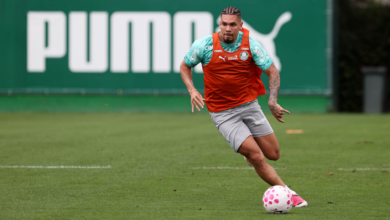 O jogador Paulinho, da SE Palmeiras, durante treinamento, na Academia de Futebol. (Foto: Cesar Greco/Palmeiras/by Canon)
O jogador Paulinho, da SE Palmeiras, durante treinamento, na Academia de Futebol. (Foto: Cesar Greco/Palmeiras/by Canon)